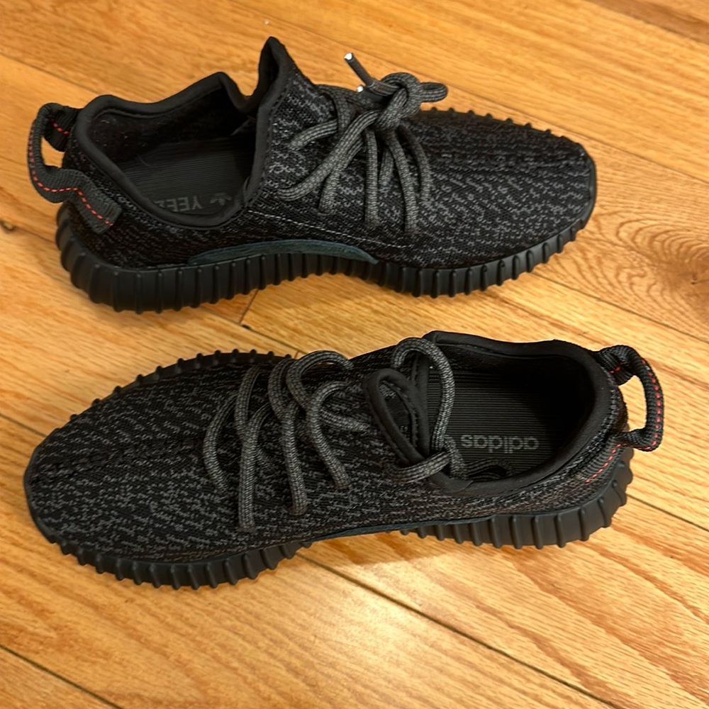 Yeezy pirate black 5.5